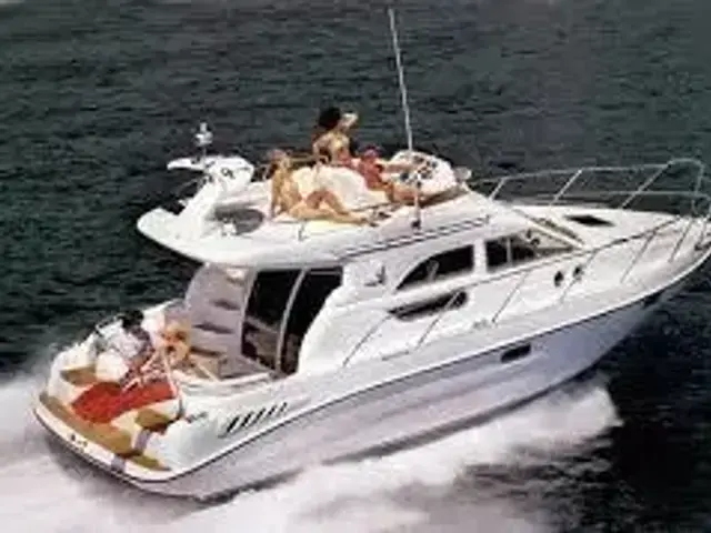 Sealine F33