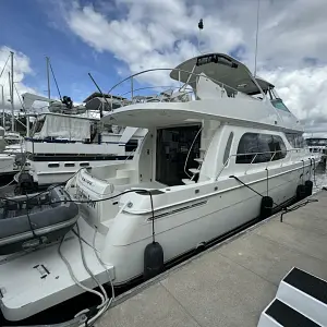 2006 Carver Voyager