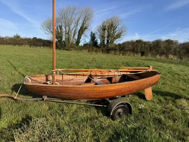 Classic 9'6" Salcombe Sailing Pram Dinghy