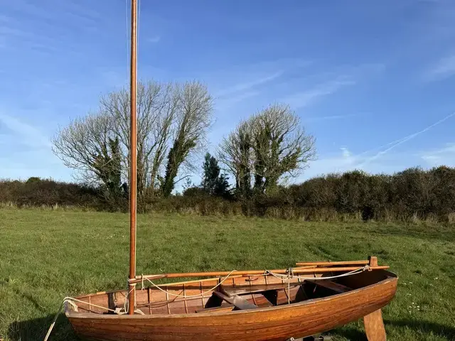 Classic 9'6" Salcombe Sailing Pram Dinghy