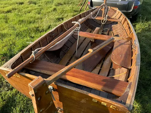 Classic 9'6" Salcombe Sailing Pram Dinghy