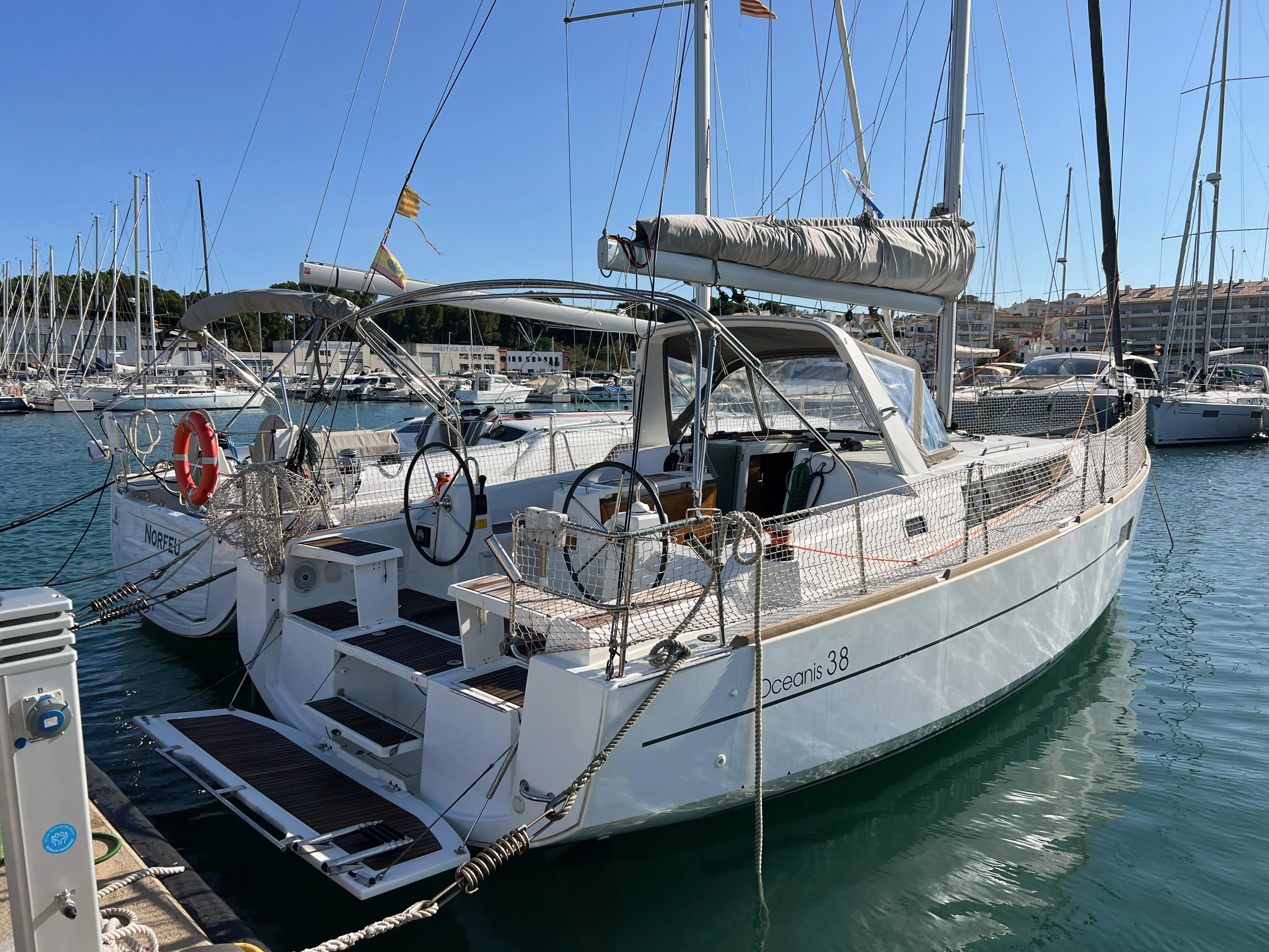 2016 Beneteau oceanis 38