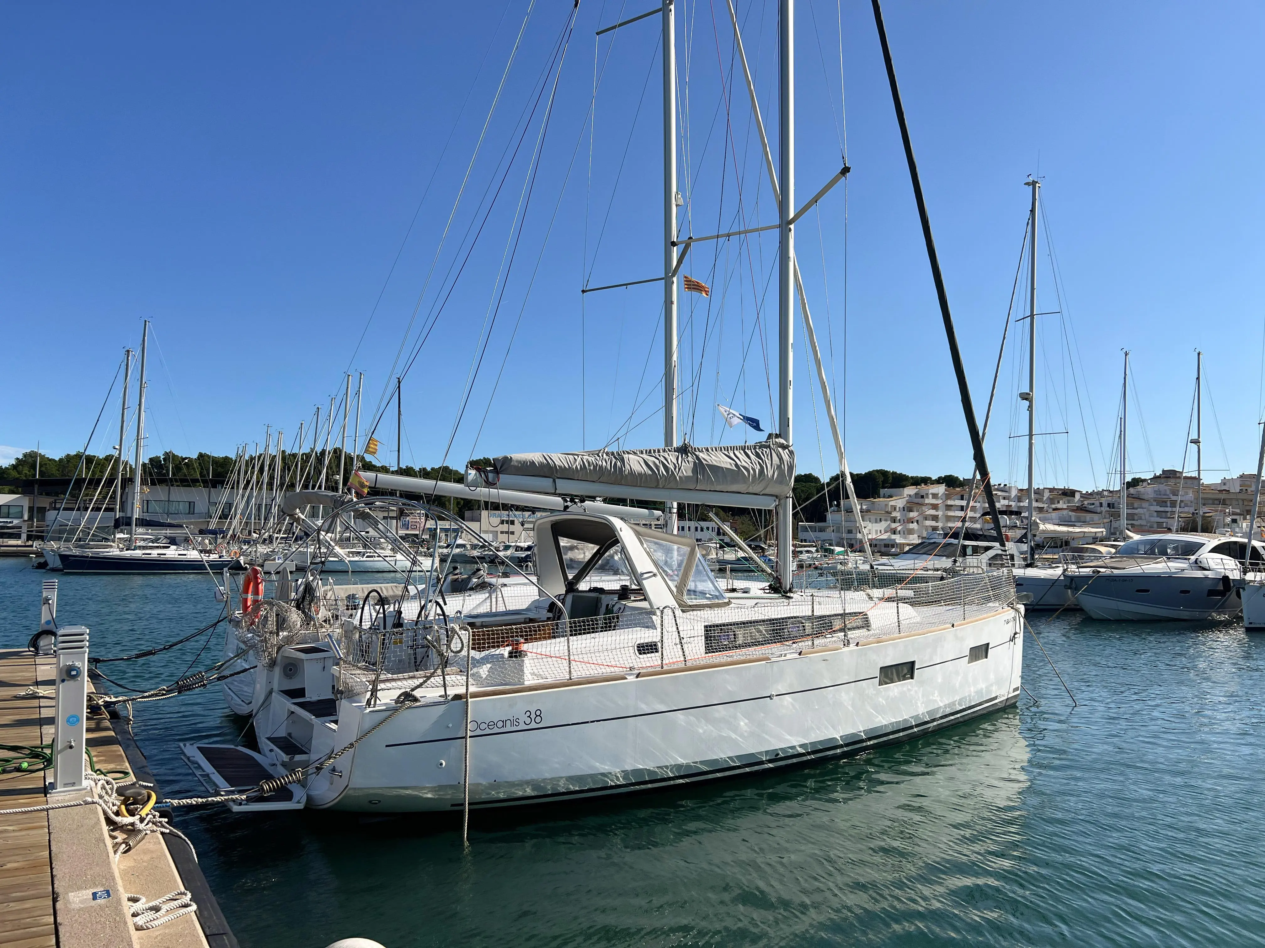 2016 Beneteau oceanis 38