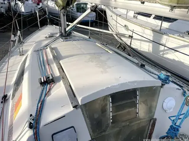 Beneteau First 28