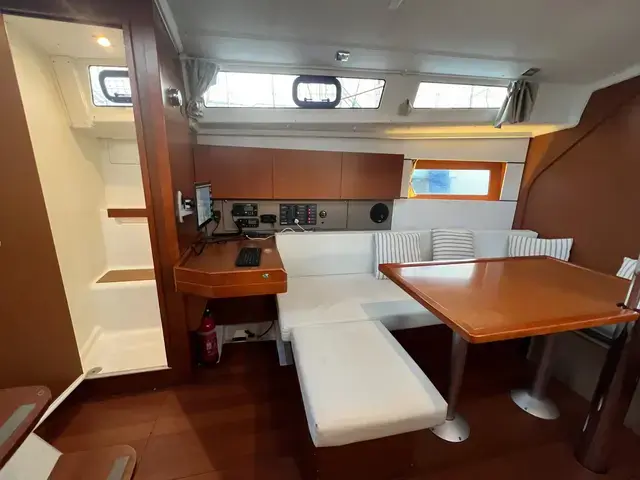 Beneteau Oceanis 38