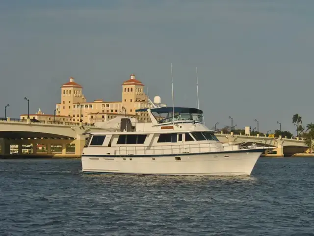 Hatteras Flybridge