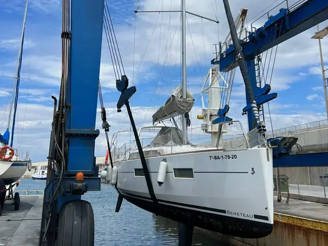 Beneteau Oceanis 38