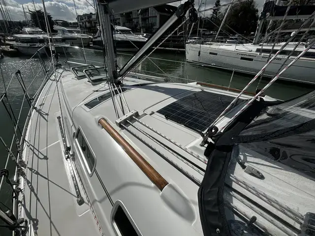 Beneteau Oceanis Clipper 323