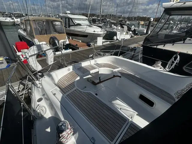 Beneteau Oceanis Clipper 323