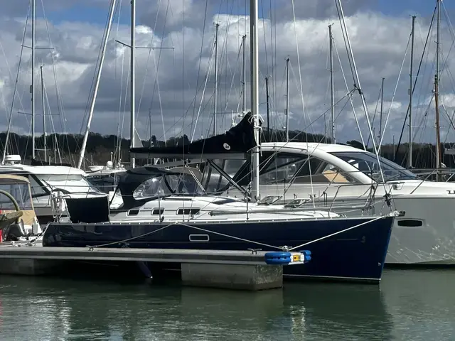 Beneteau Oceanis Clipper 323