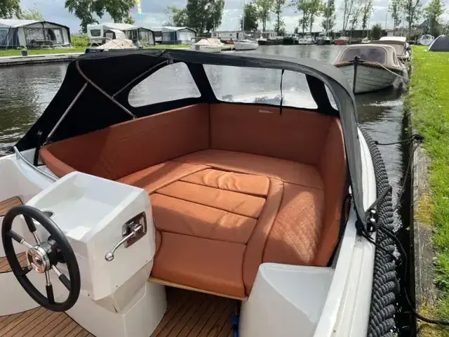 Topcraft 605 Tender