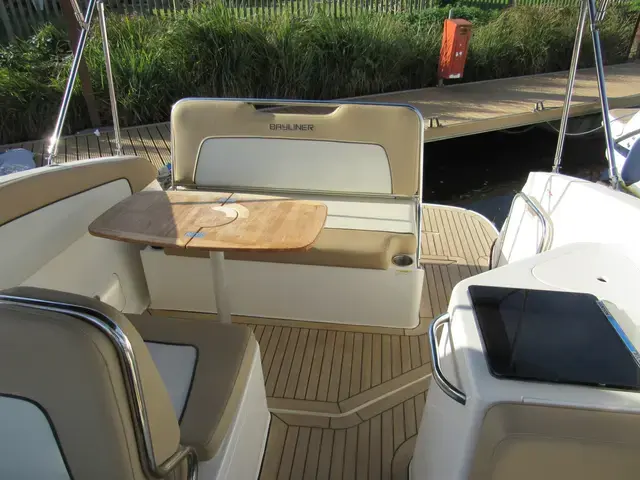 Bayliner Ciera 8