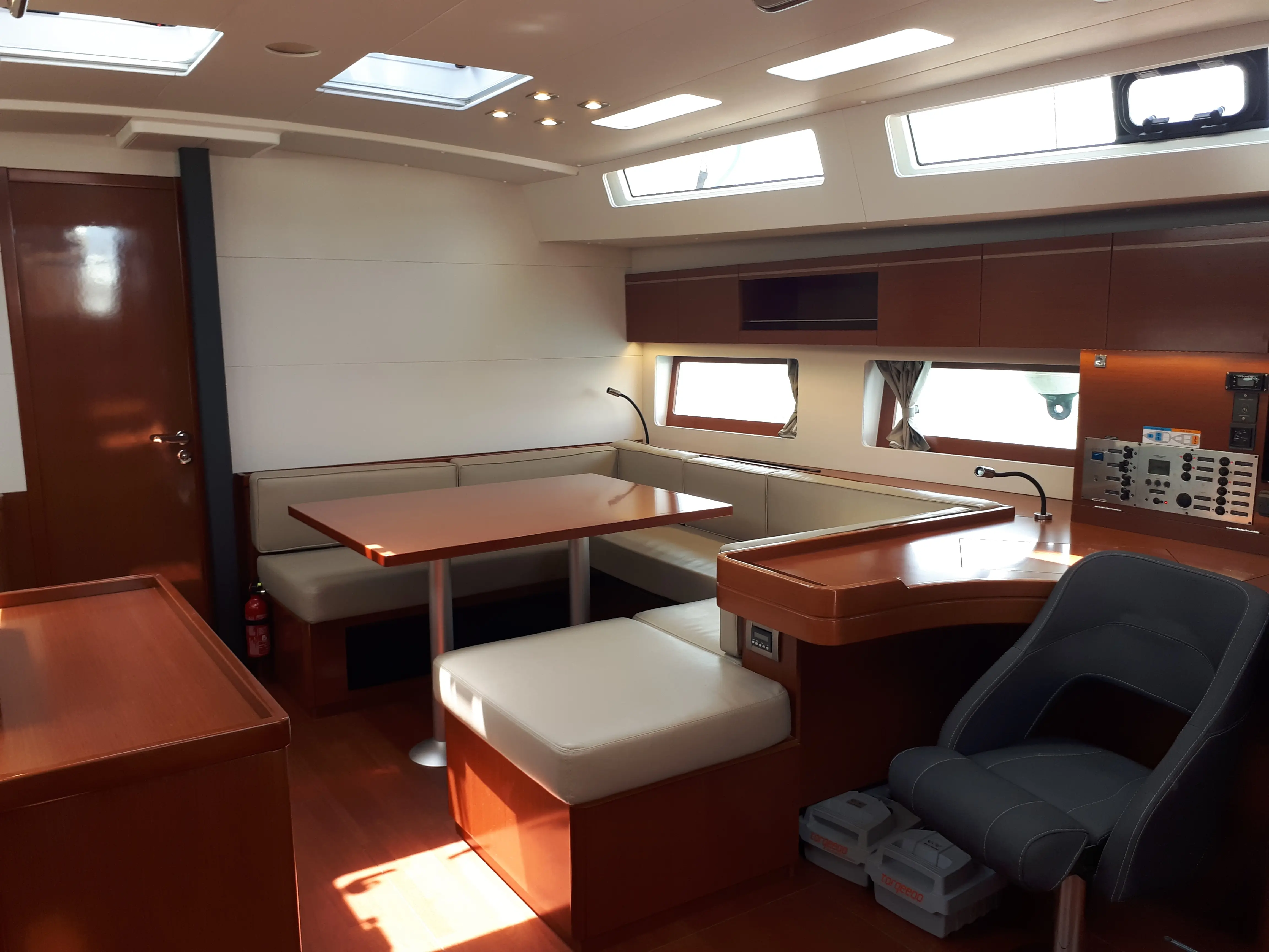 2019 Beneteau oceanis 55.1