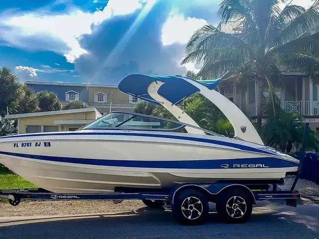 Regal 2100 Bowrider