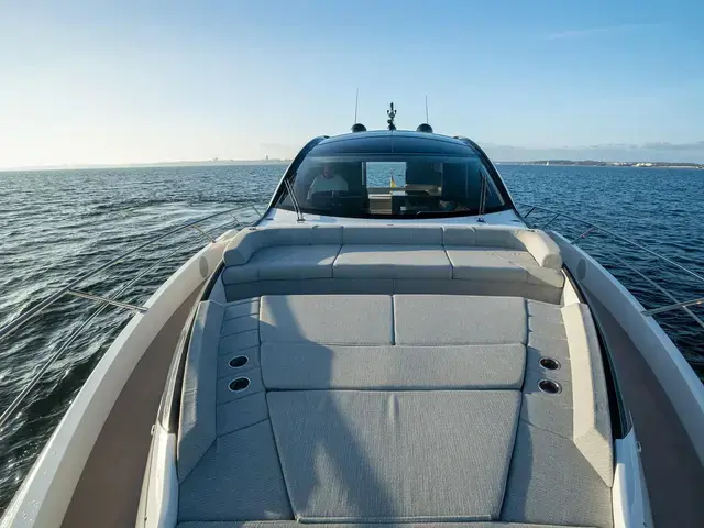 Sunseeker Predator 65