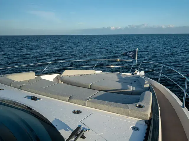 Sunseeker Predator 65