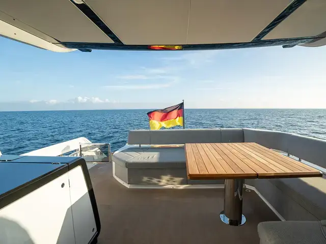 Sunseeker Predator 65