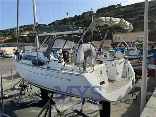 2010 Beneteau oceanis 37