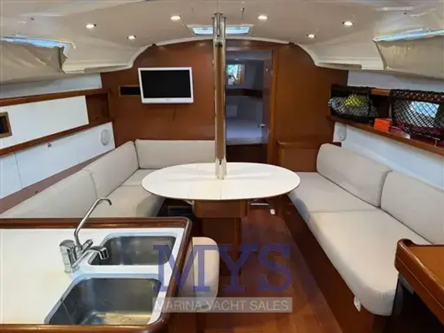 Beneteau Oceanis 37