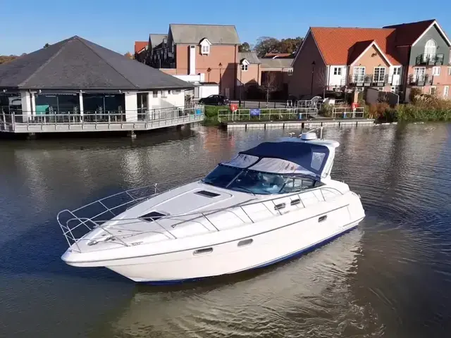 Sealine S37 Sports Cruiser