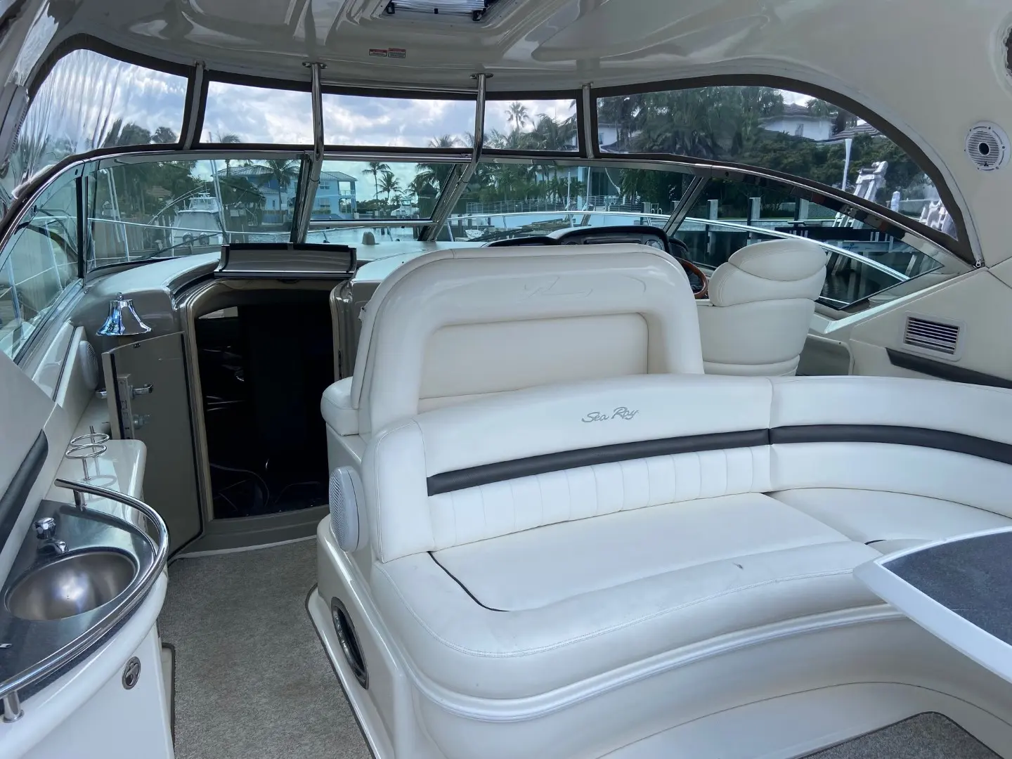 2005 Sea Ray sundancer 420