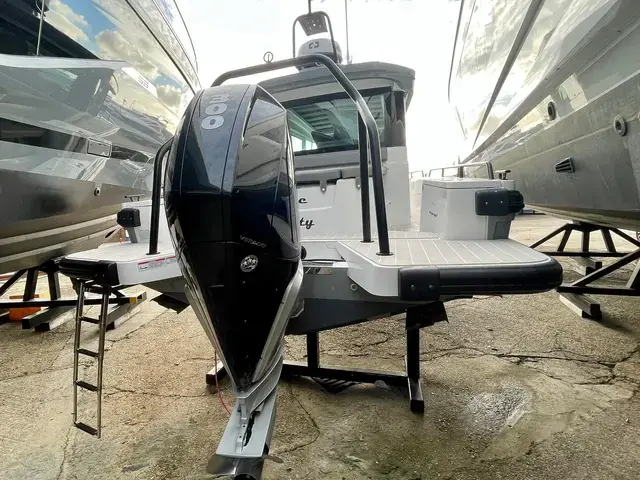 Axopar 28 Cabin