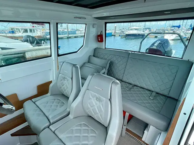 Axopar 28 Cabin