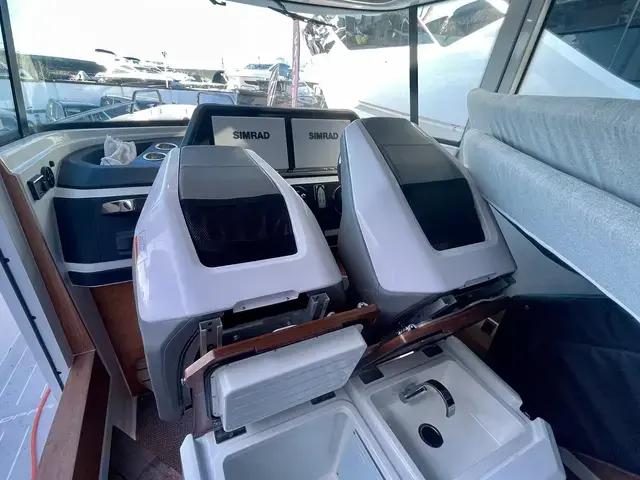 Axopar 28 Cabin