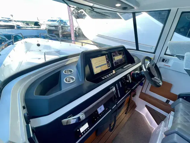 Axopar 28 Cabin