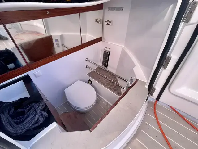 Axopar 28 Cabin