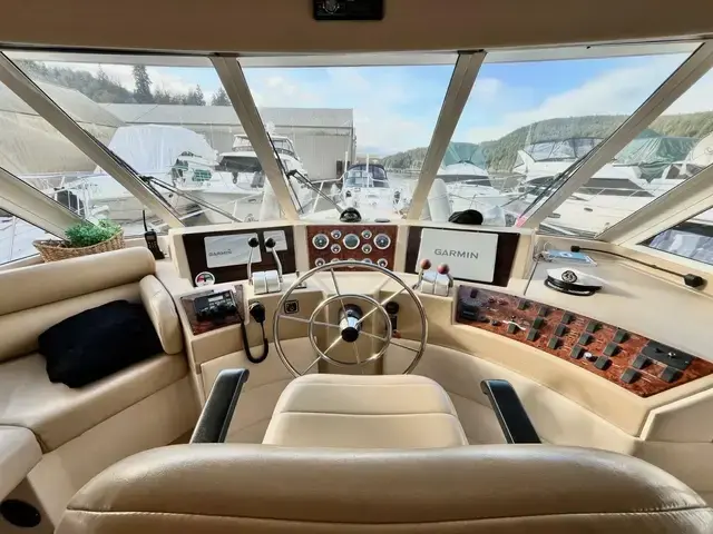 Meridian 490 Pilothouse