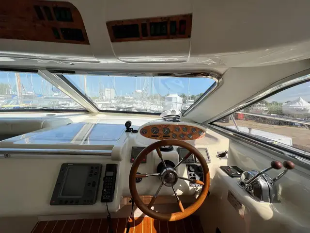 Sealine F 44