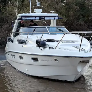 2004 Sealine S38