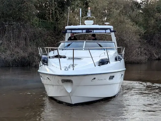 Sealine S38