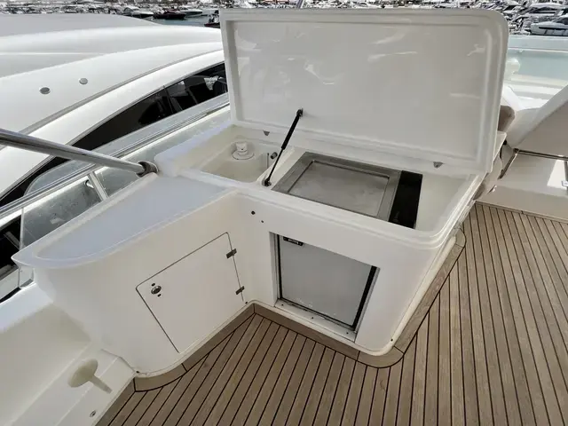 Ferretti Yachts 68