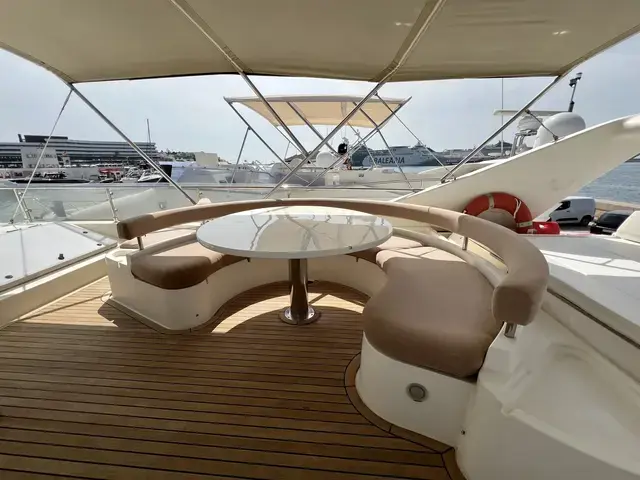 Ferretti Yachts 68