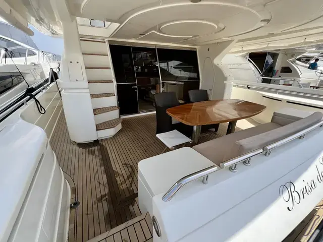 Ferretti Yachts 68