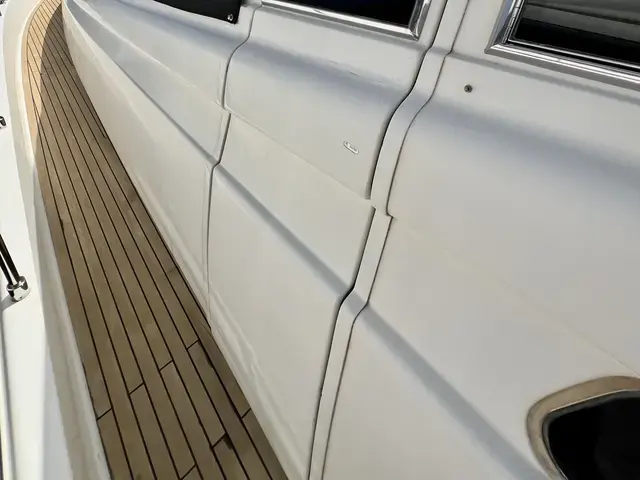 Ferretti Yachts 68