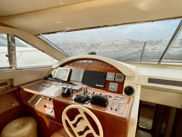 Ferretti Yachts 68