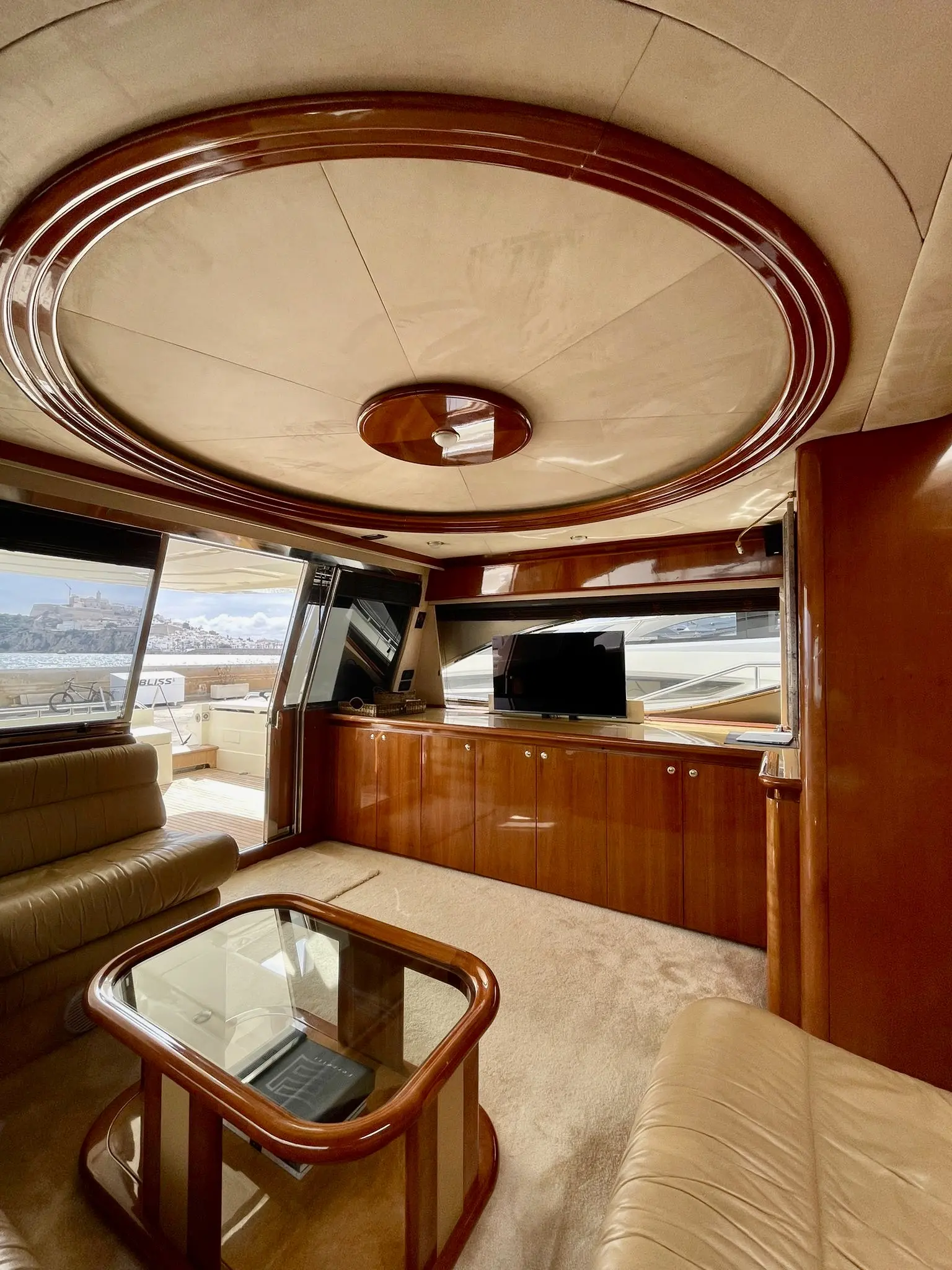 1999 Ferretti 68