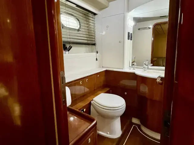 Ferretti Yachts 68