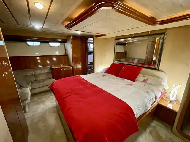 Ferretti Yachts 68