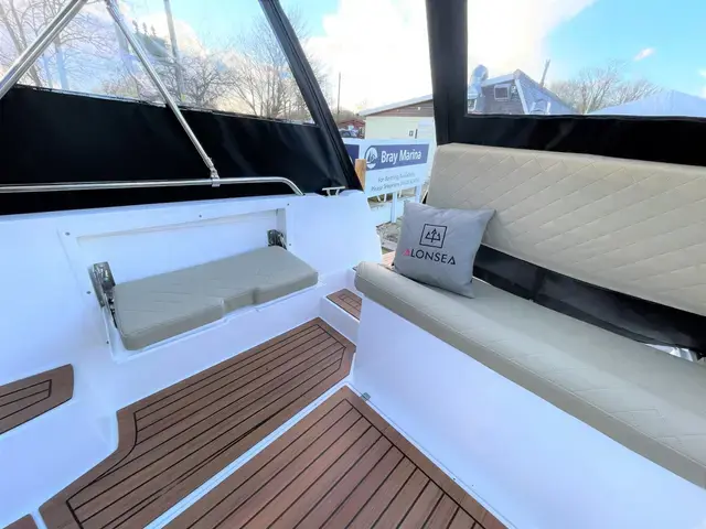 Alonsea 600 Cabin