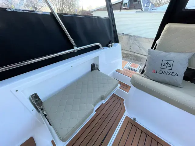 Alonsea 600 Cabin