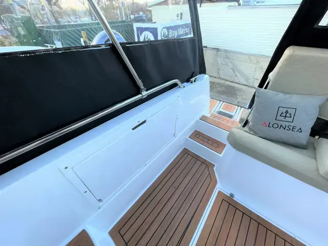 Alonsea 600 Cabin