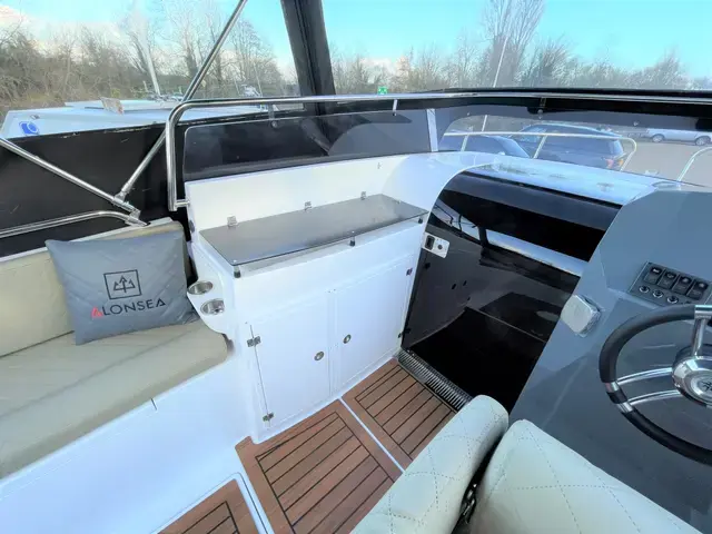 Alonsea 600 Cabin