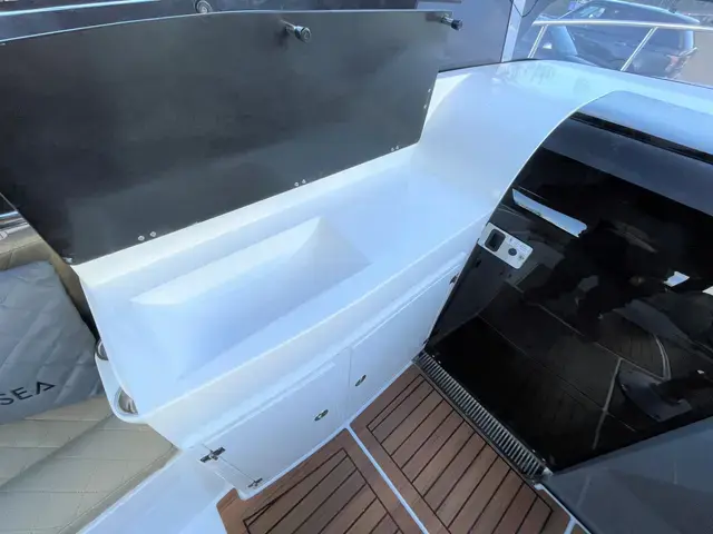 Alonsea 600 Cabin