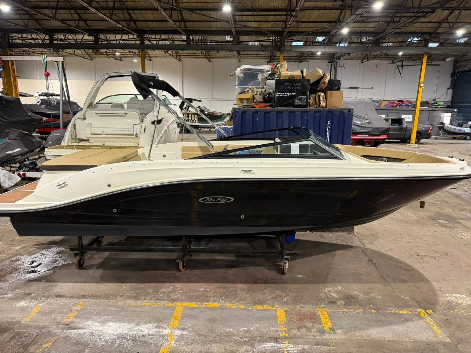 2019 Sea Ray 230 spx