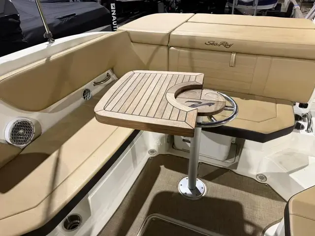 Sea Ray 230 Spx