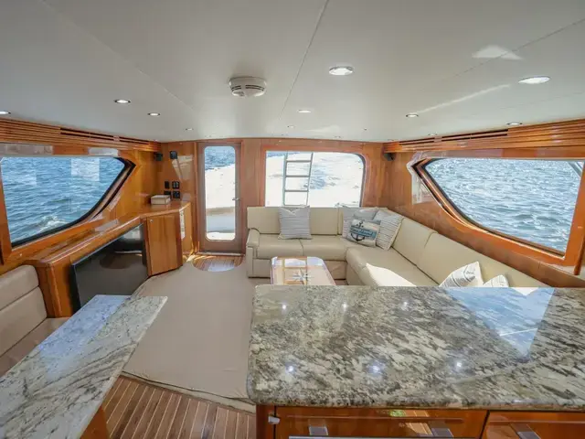 Hatteras 60 Convertible